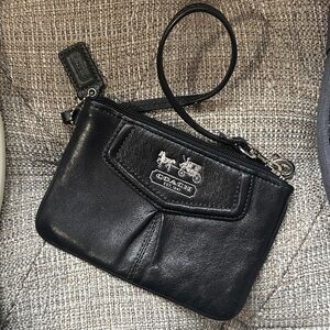 Coach Madison black leather wristlet Mini Wallet Zip logo pouch Bag authentic